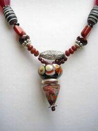 <div class='title'>Necklace #770</div><br><br><br>